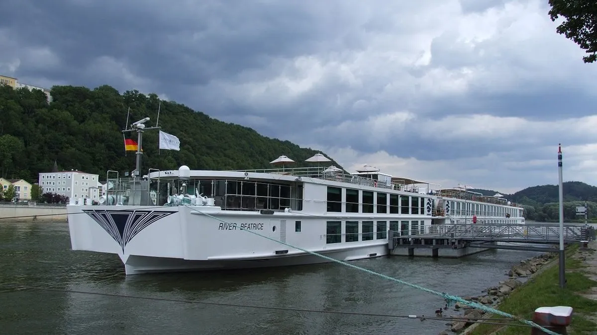 Who does the voiceover for viking river cruises advert